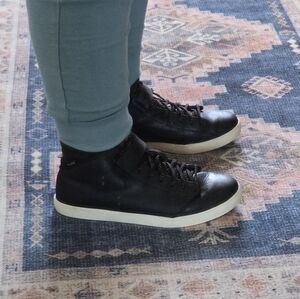 TEVA | Willow Black Leather Chukka Boot, Hi-Top Shoe, Size 7.5